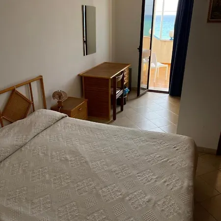 Miramare Garzia 3*