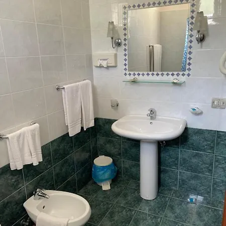 Hotel Miramare Garzia 3*