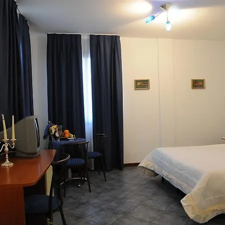 Miramare Garzia 3*