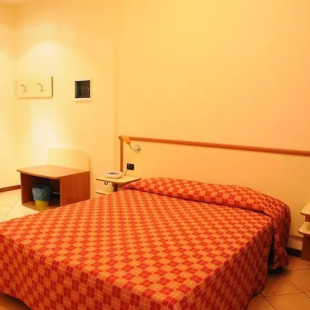 Hotel Miramare Garzia 3*