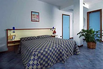 Hotel Miramare Garzia 3*
