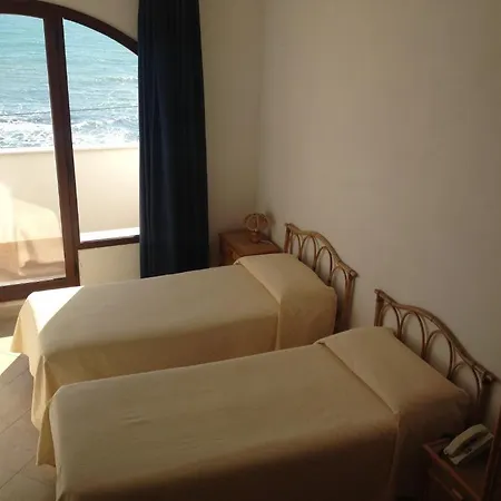 Hotel Miramare Garzia 3*