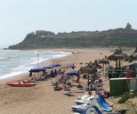 Miramare Garzia 3* מרינלה דו סלינונטה